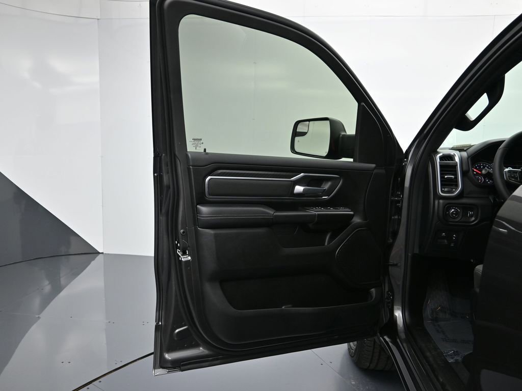 New 2026 RAM 1500 4x4 Crew Cab image 11