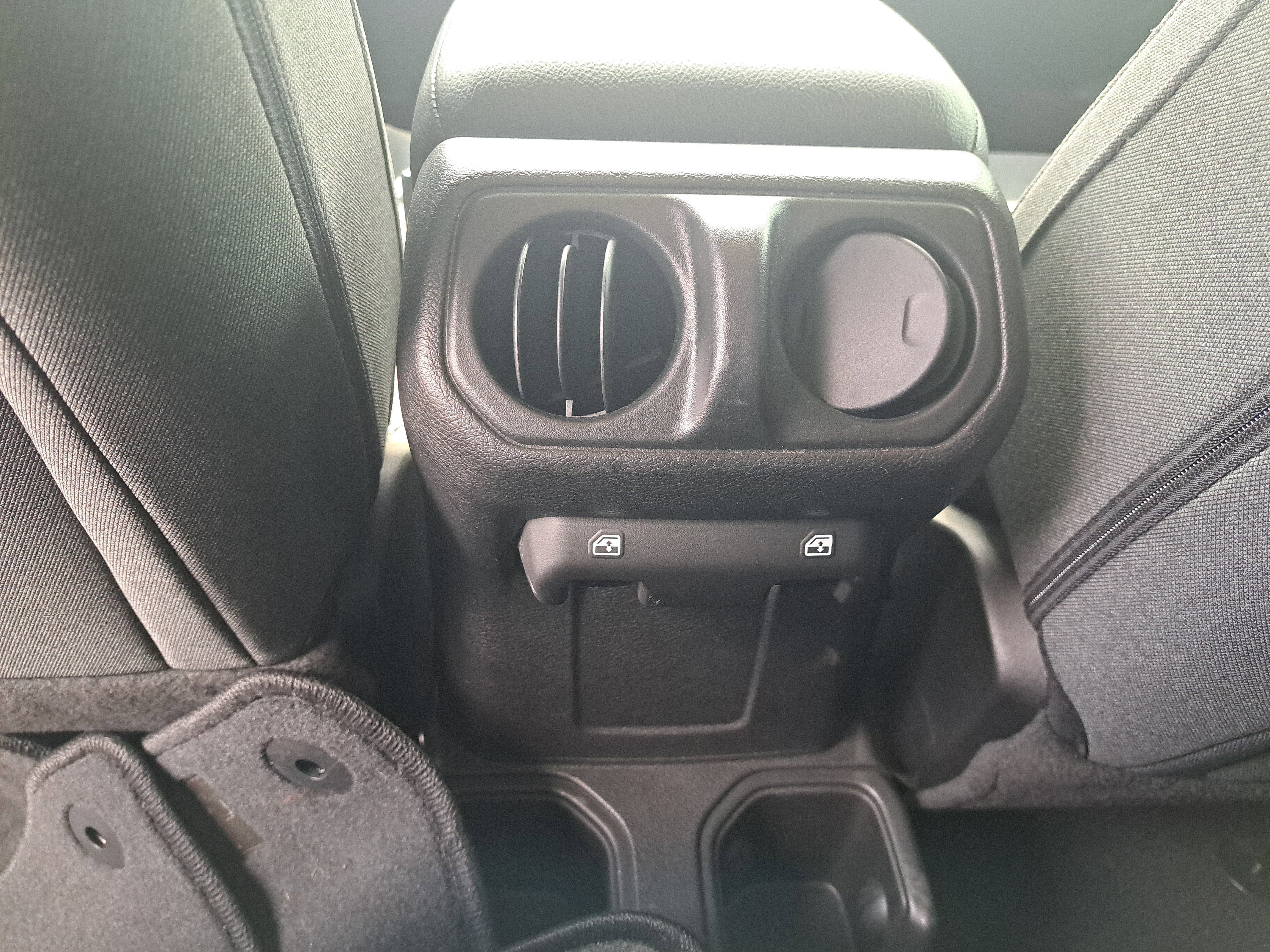 Used 2025 Jeep Gladiator Sport AWD/4WD image 23