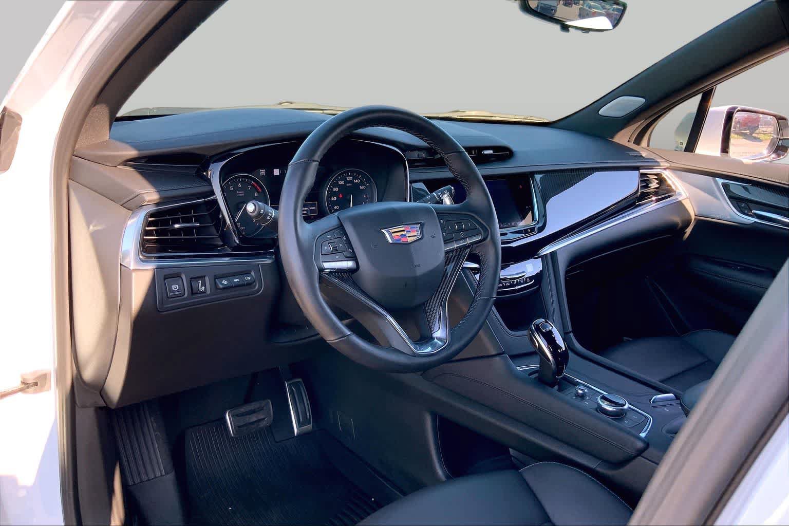 Used 2025 Cadillac XT6 Sport w/ Technology Package AWD/4WD image 17