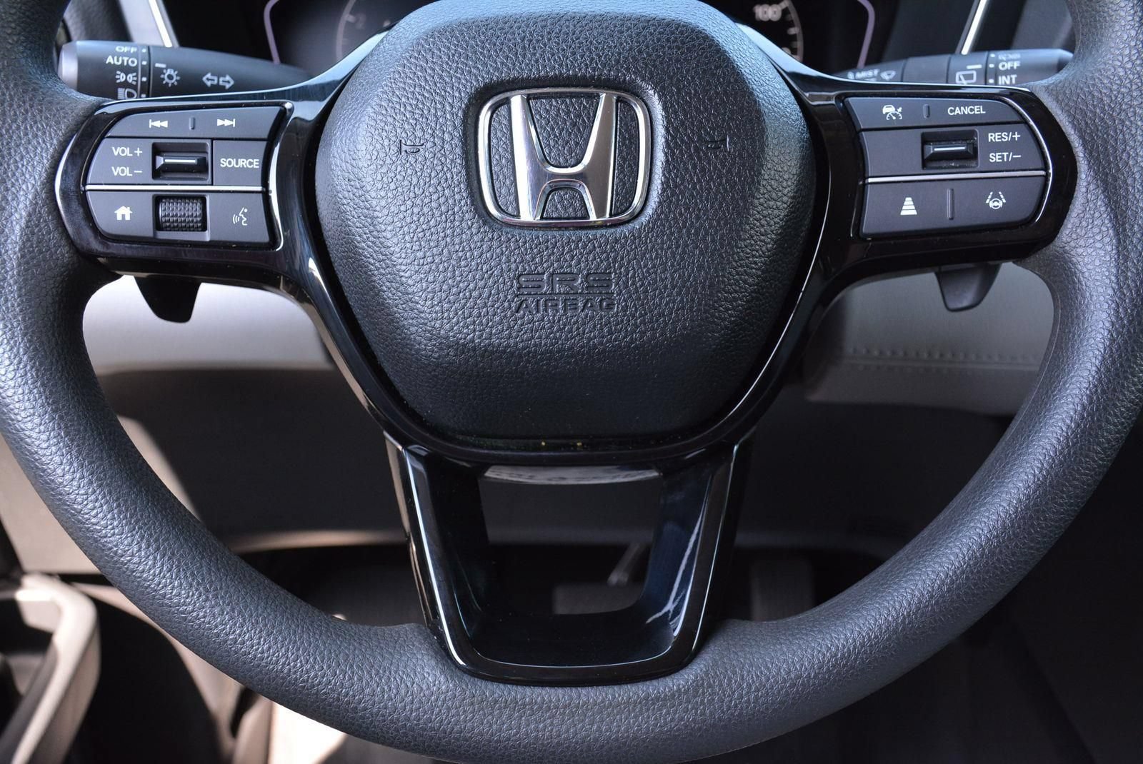 Used 2023 Honda Pilot LX image 27