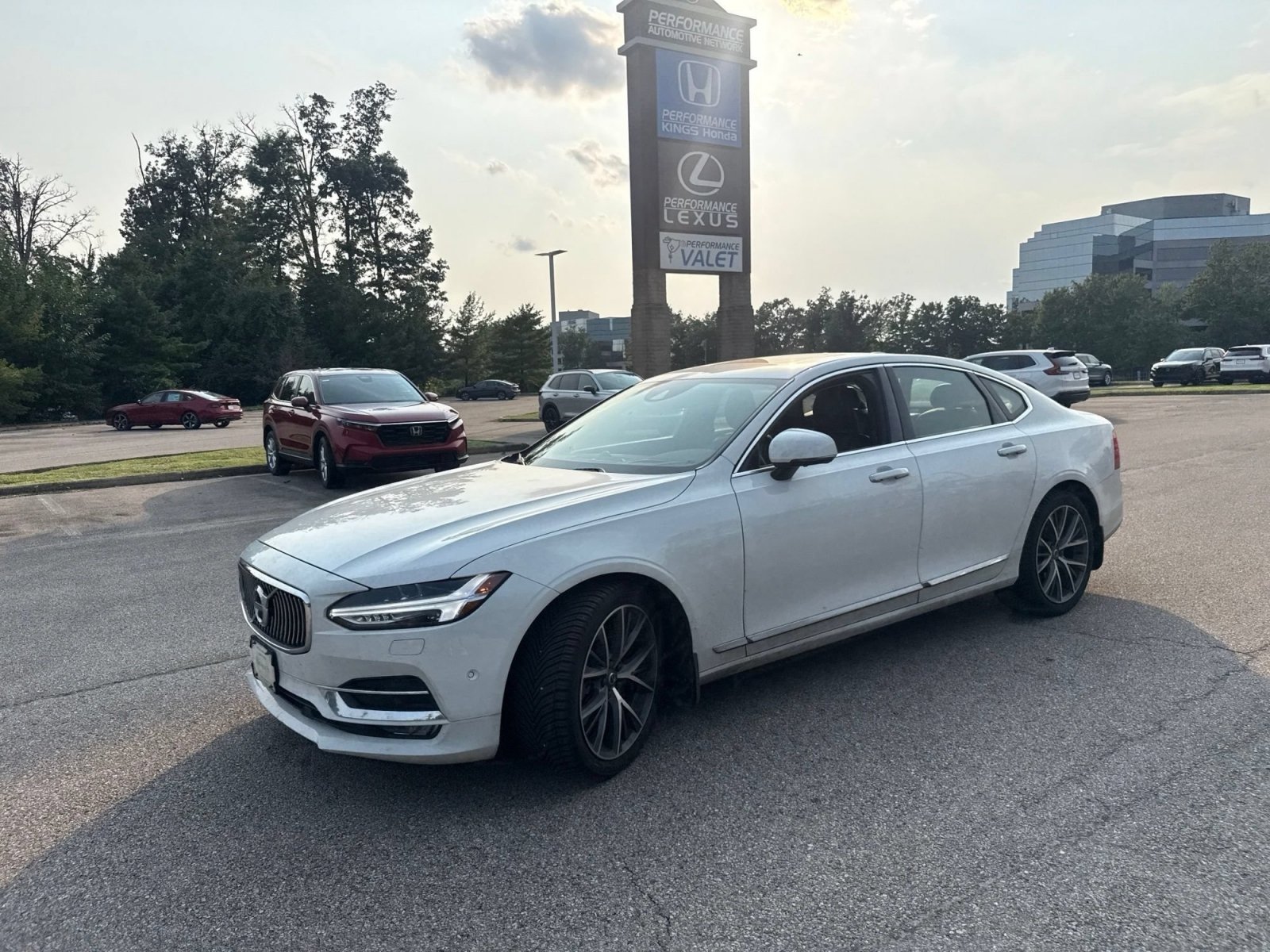 Used 2017 Volvo S90 T6 Inscription w/ Vision Package AWD/4WD image 17