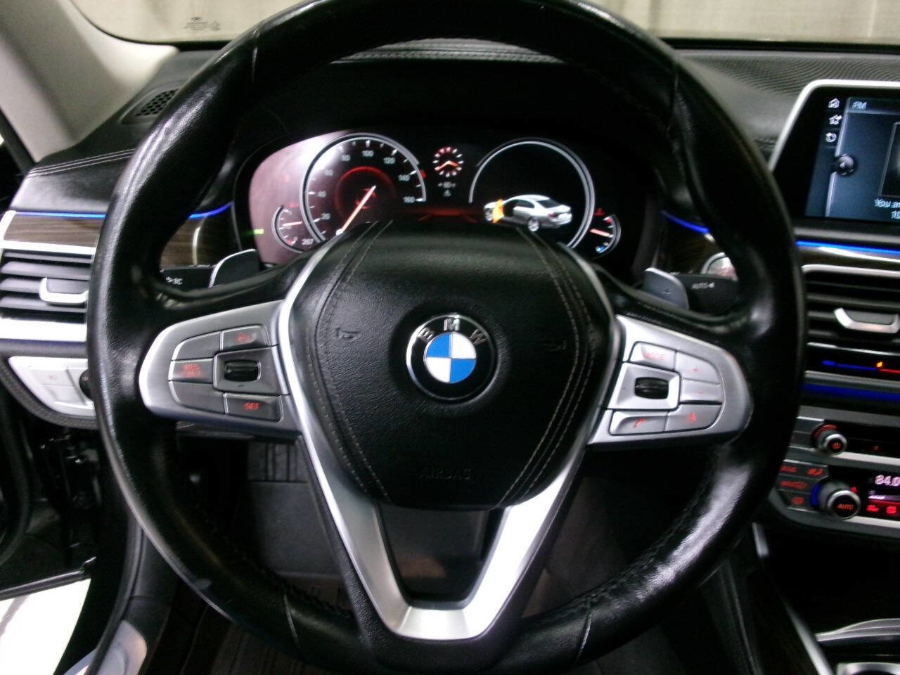 Used 2016 BMW 750i xDrive image 33