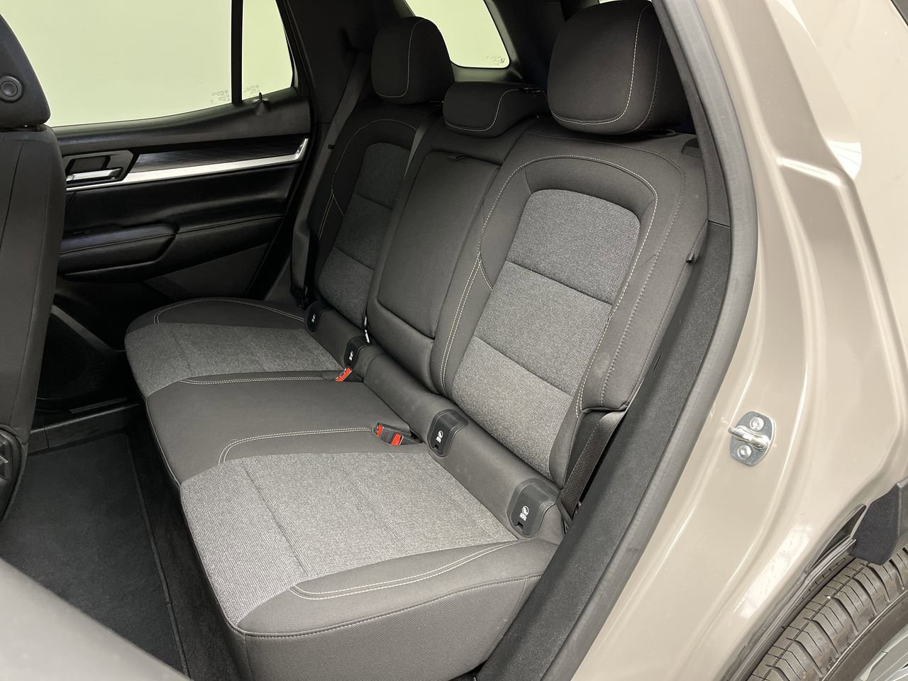 Certified 2025 GMC Terrain Elevation AWD/4WD image 10