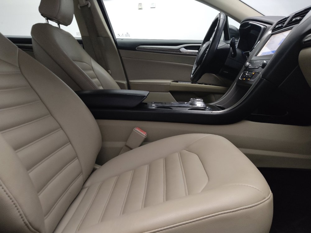 Used 2020 Ford Fusion SEL FWD image 21