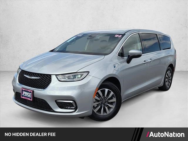Used 2023 Chrysler Pacifica Touring-L FWD image 1