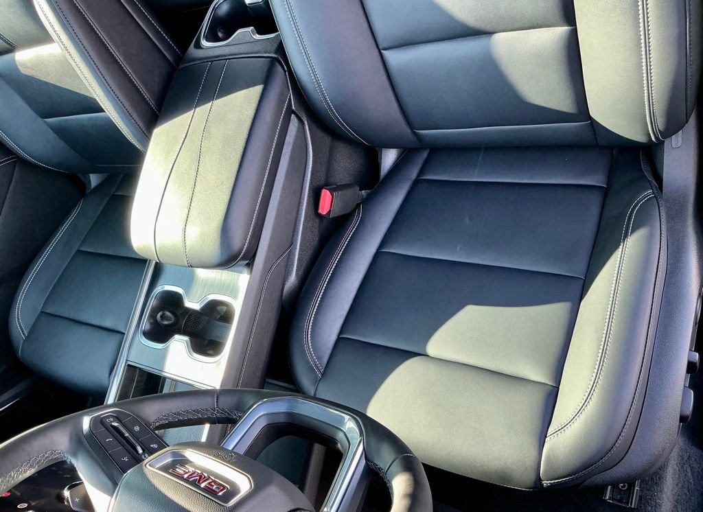 Used 2026 GMC Acadia Elevation w/ Black Edition FWD image 38