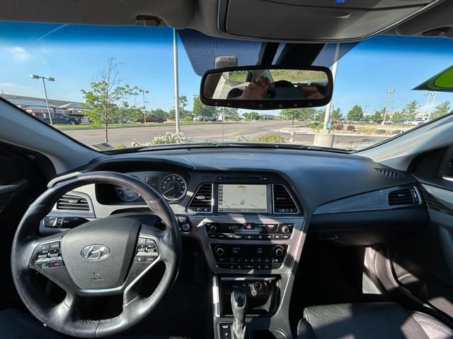 Used 2016 Hyundai Sonata Limited w/ Option Group 05 FWD image 10