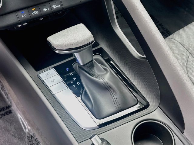 New 2026 Hyundai Elantra SE FWD image 16
