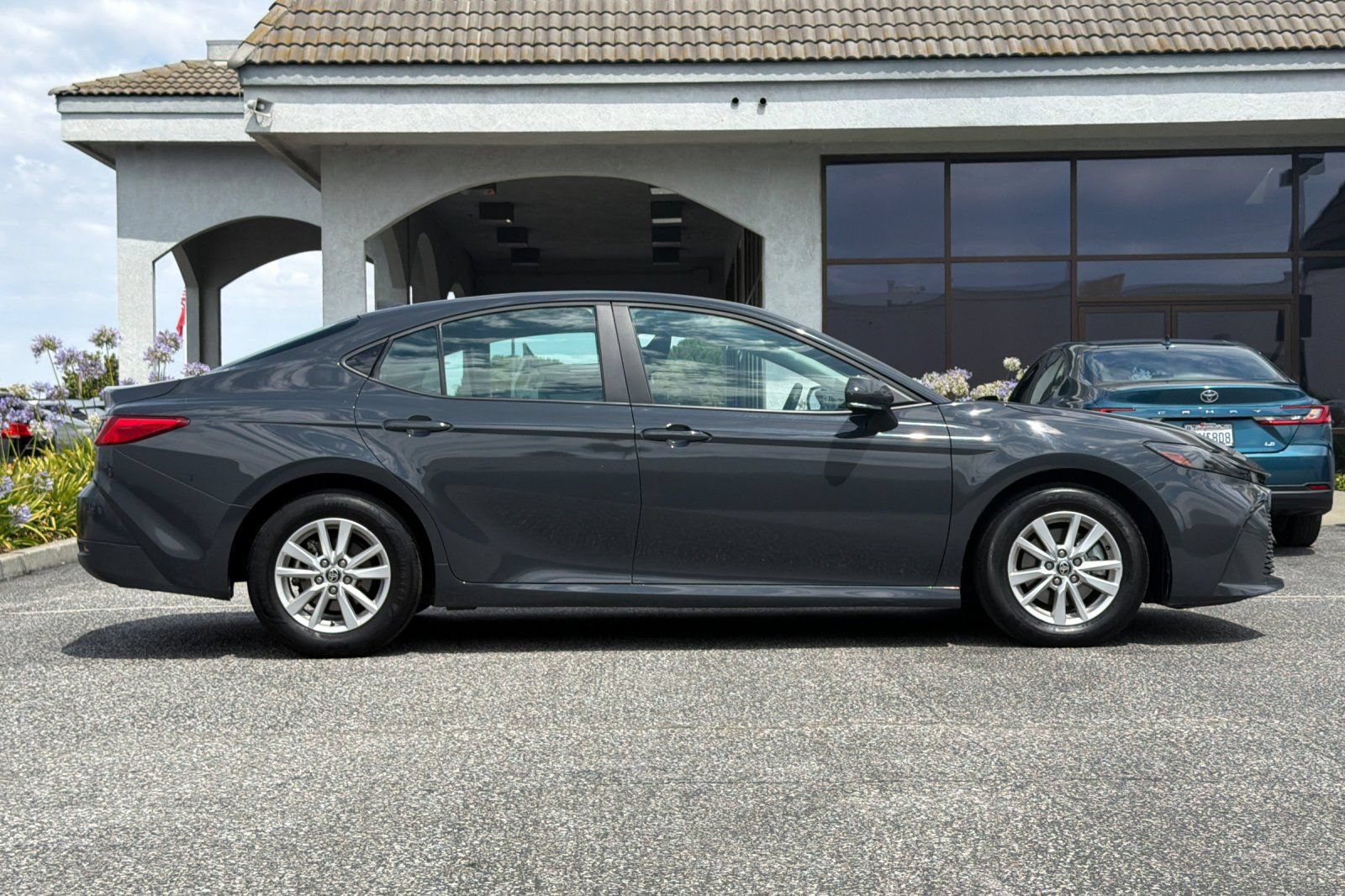 Used 2025 Toyota Camry LE FWD image 3
