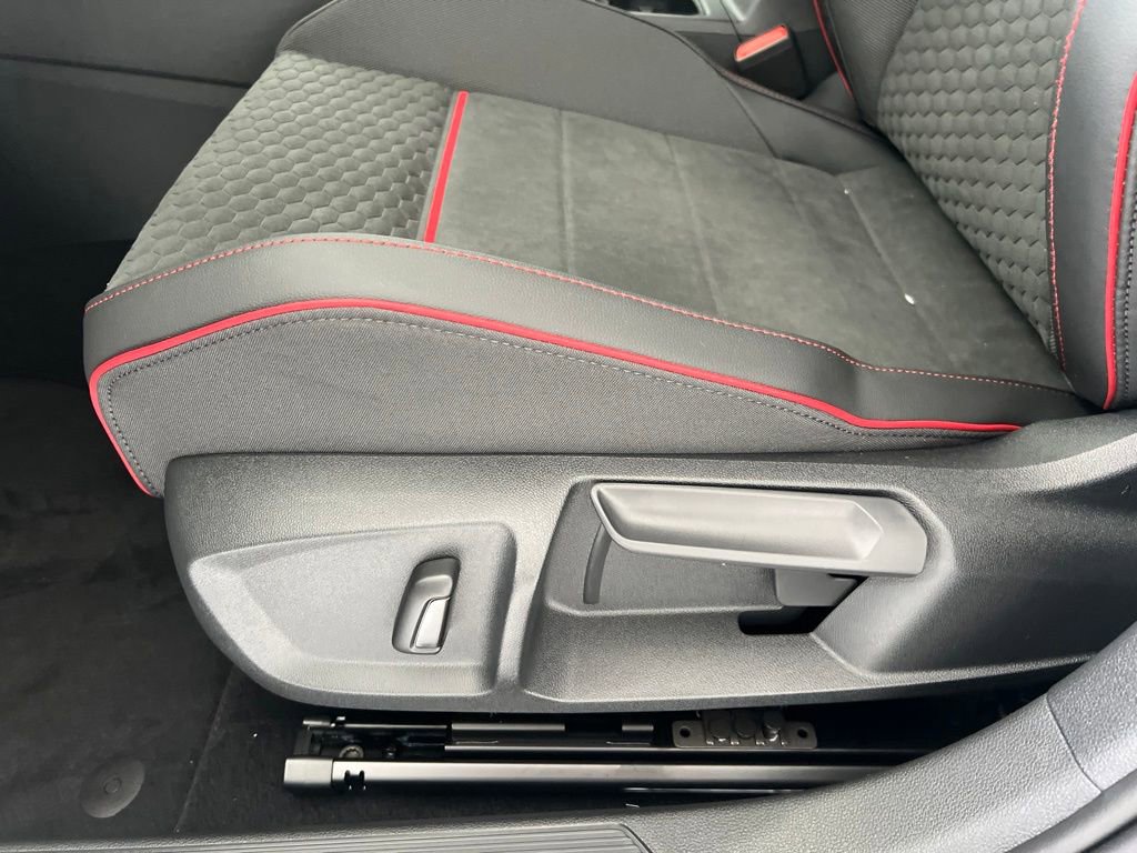 New 2026 Volkswagen GTI SE FWD image 10