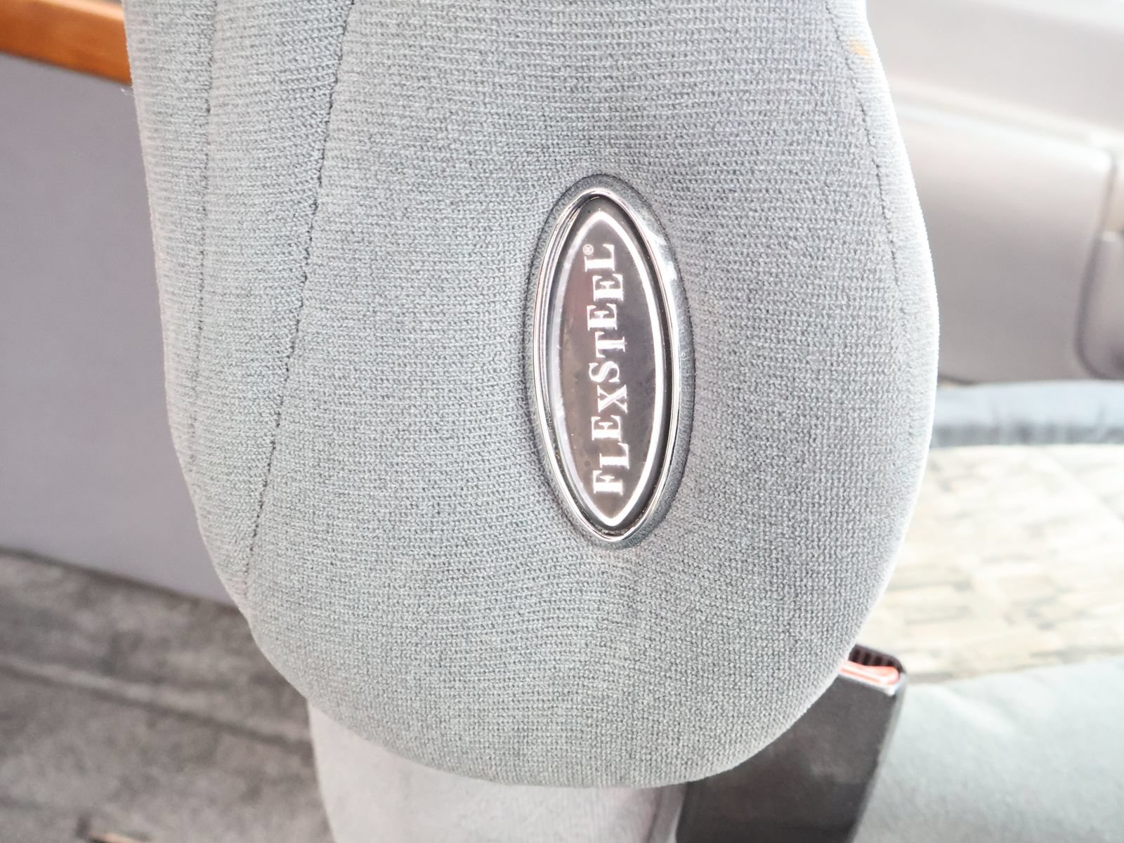 Used 2000 Ford E-150 and Econoline 150 RWD image 45