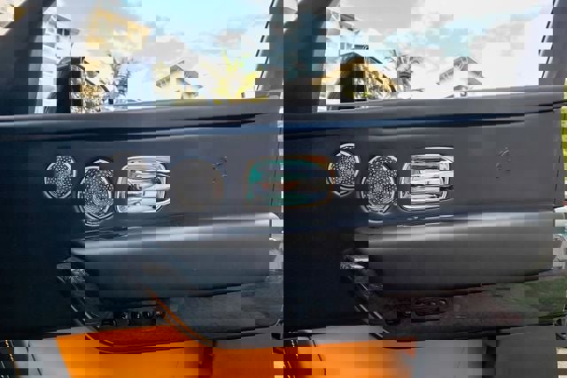 Used 2020 Rolls-Royce Cullinan Black Badge image 84