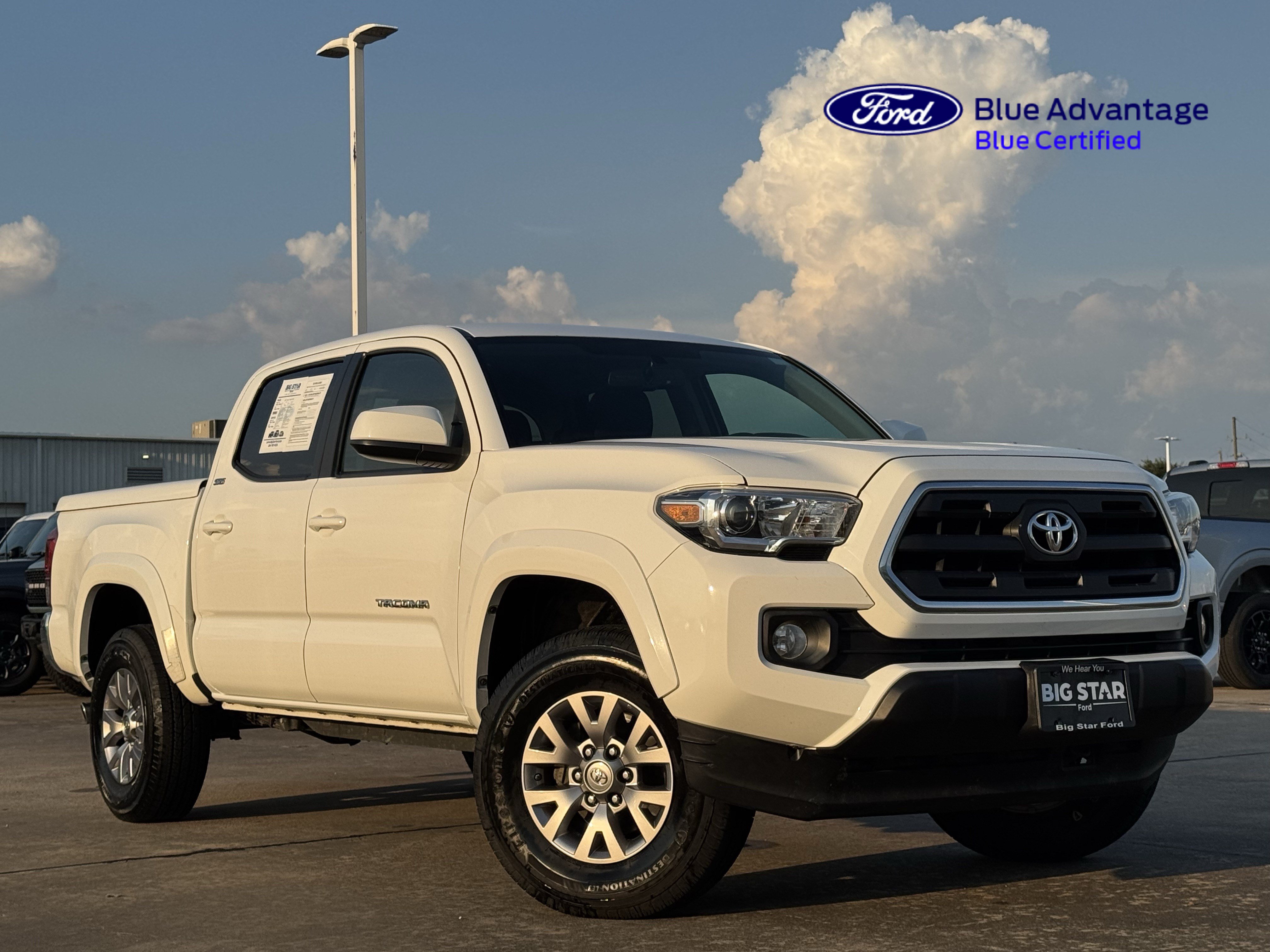 Used 2017 Toyota Tacoma SR5 w/ Tow Package RWD image 1