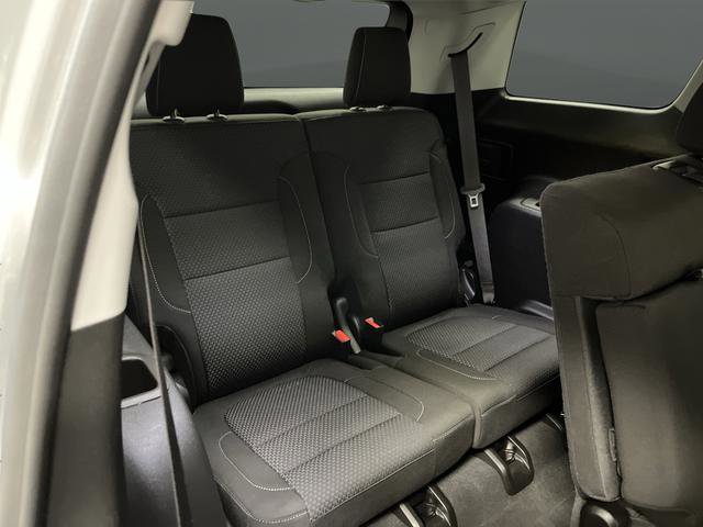 Used 2023 GMC Acadia SLE w/ Infotainment Package image 31