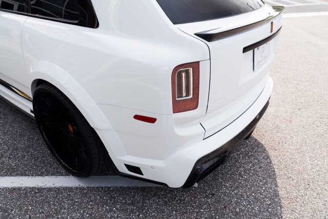 Used 2023 Rolls-Royce Cullinan w/ Cullinan Package image 13