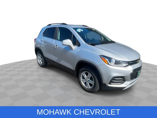 Certified 2020 Chevrolet Trax LT w/ LT Convenience Package image 2