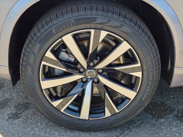 New 2026 Volvo XC90 B5 Core w/ Protection Package AWD/4WD image 6