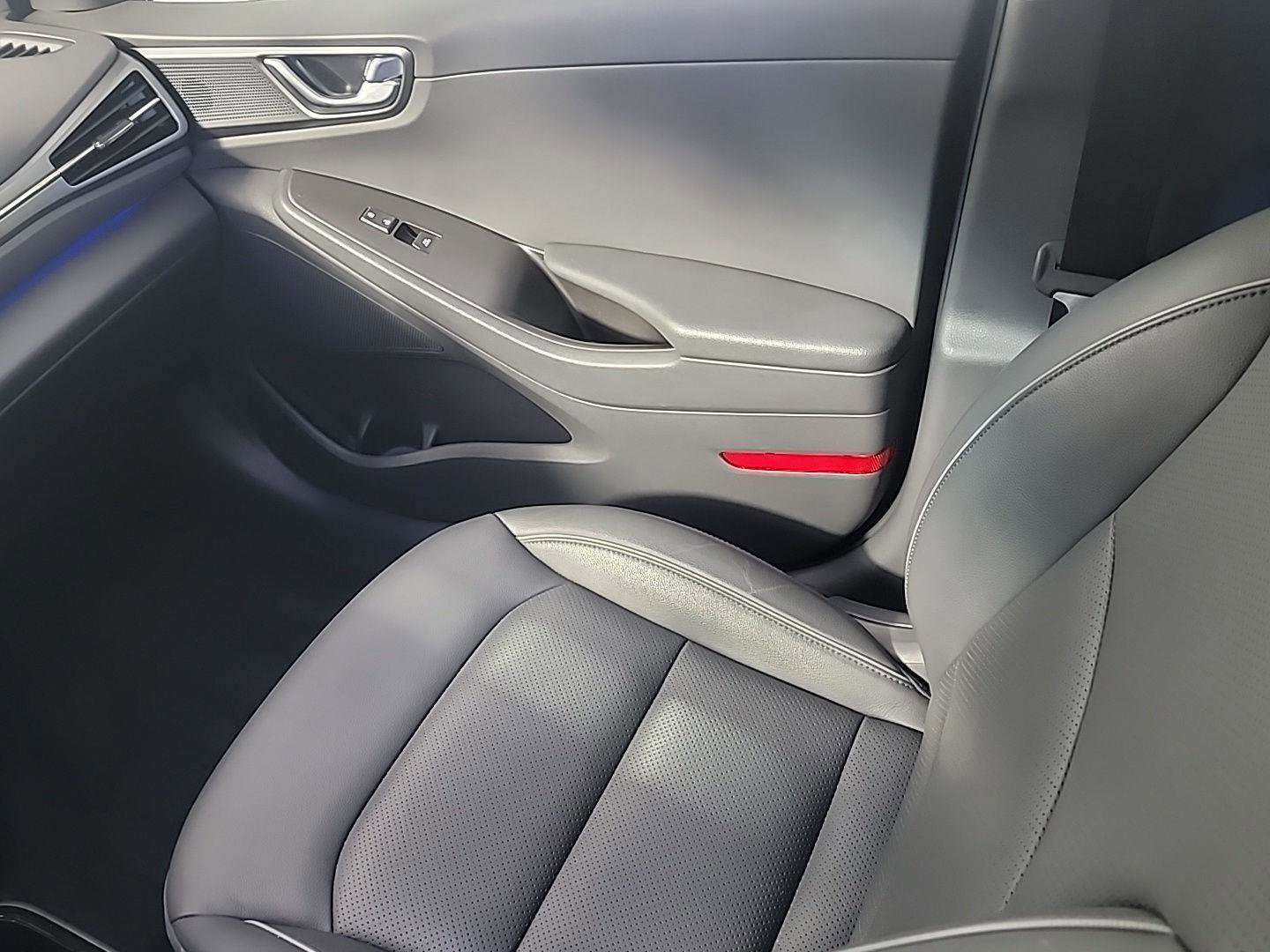 Used 2020 Hyundai Ioniq Limited image 20
