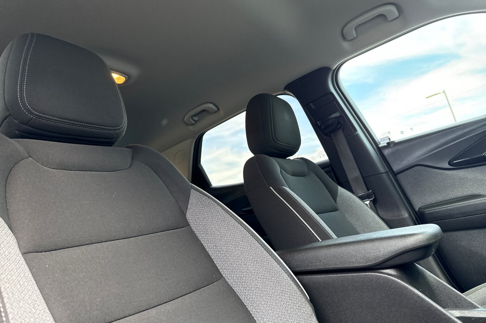 Used 2023 Chevrolet TrailBlazer LT FWD image 17