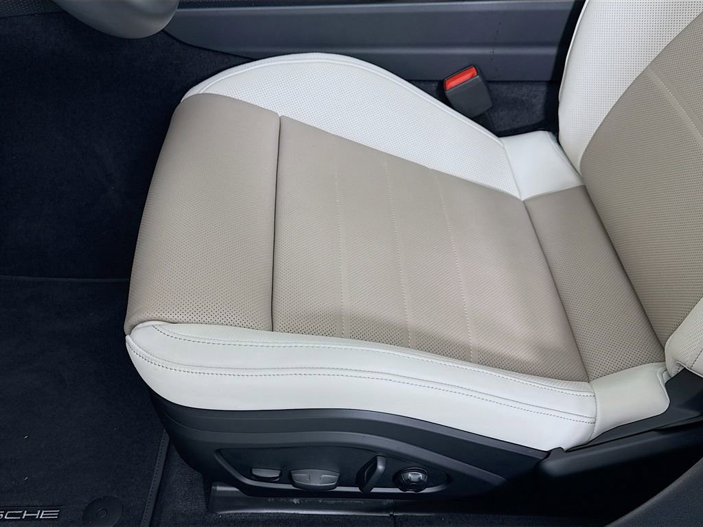 New 2026 Porsche Panamera image 13