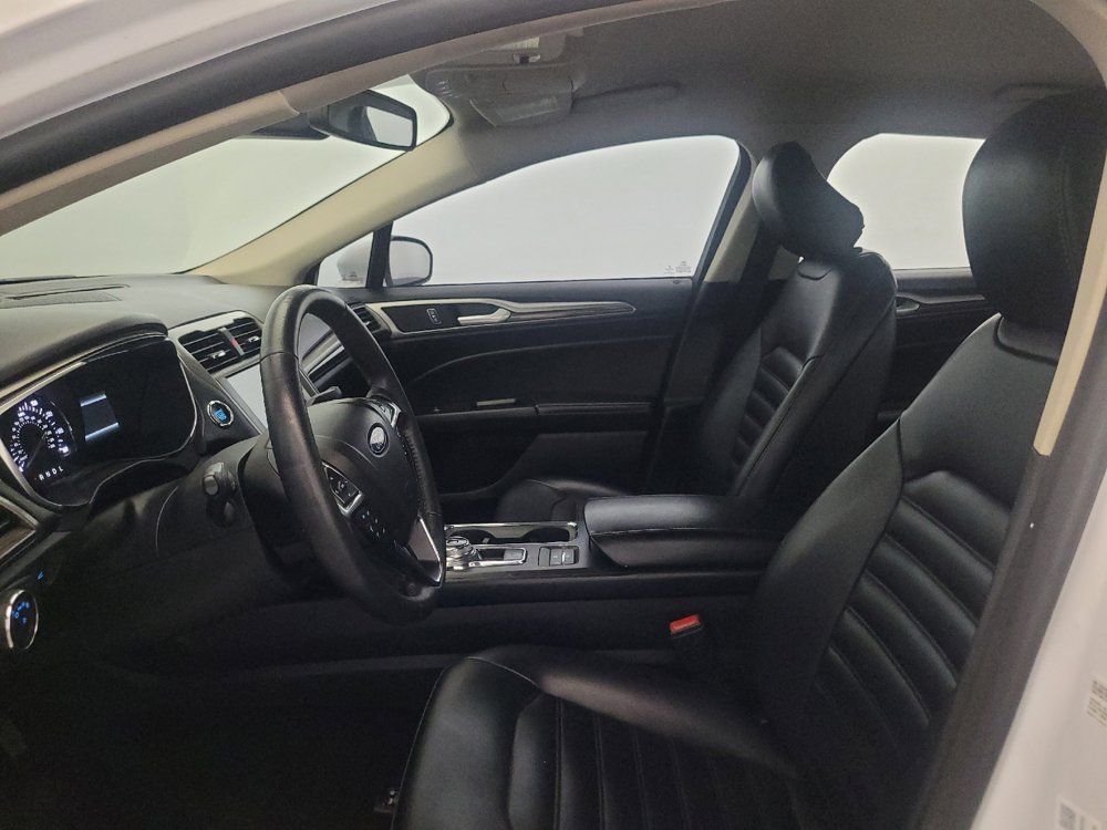 Used 2020 Ford Fusion SEL FWD image 17