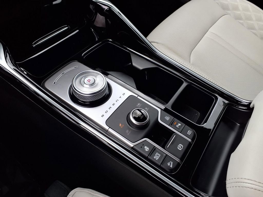 Certified 2025 Kia Sorento SX Prestige AWD/4WD image 19