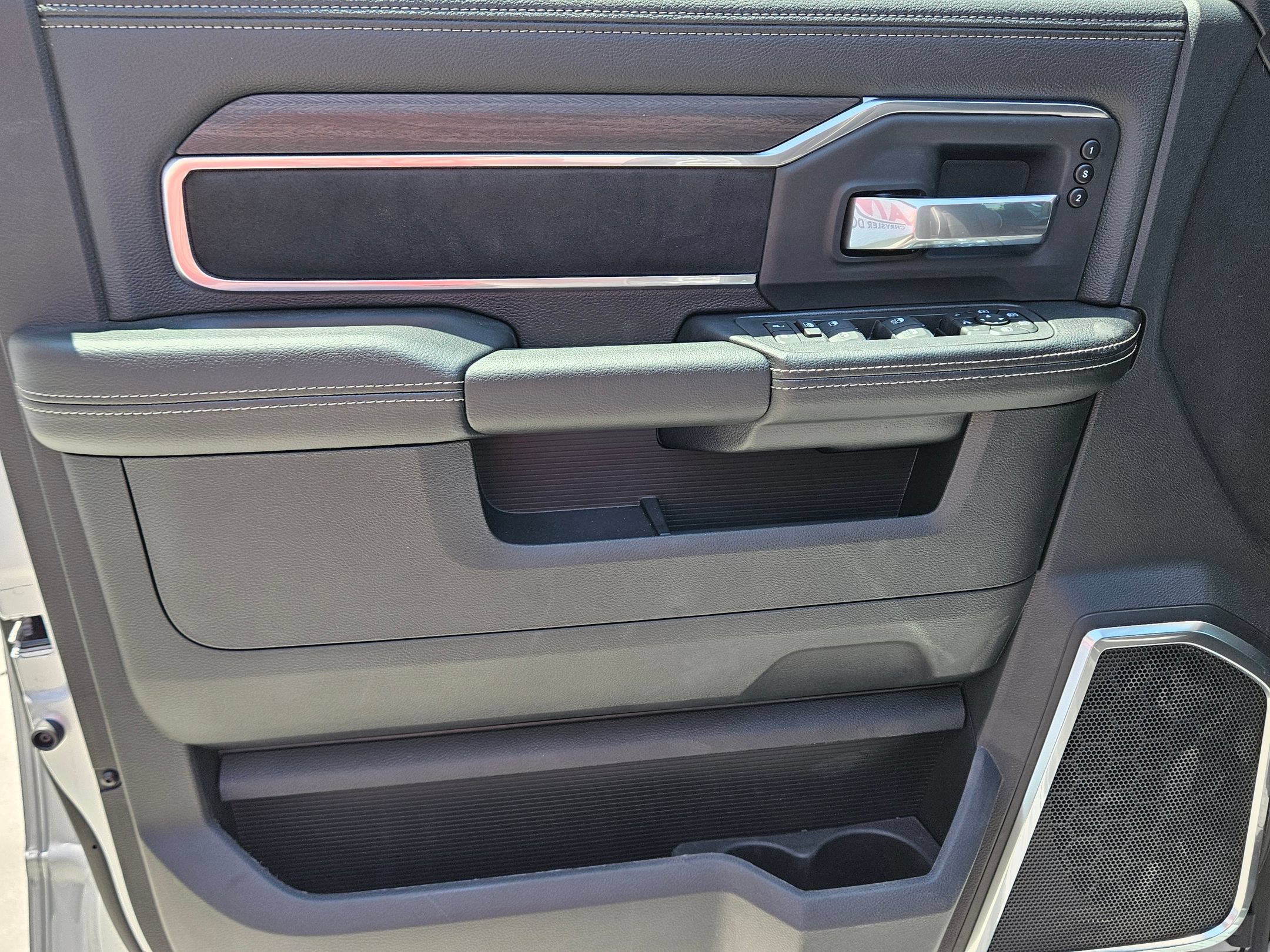 New 2026 RAM 2500 Laramie AWD/4WD image 15