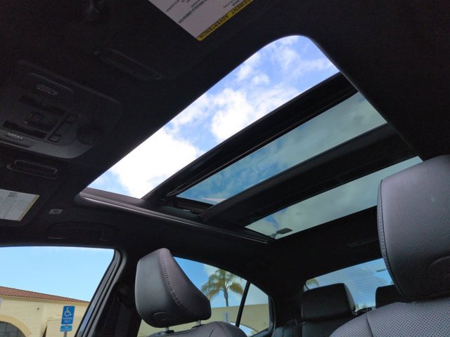 Used 2025 Toyota Camry XSE w/ Premium Plus Package AWD/4WD image 16