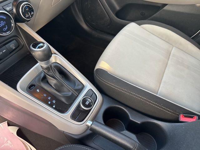 Used 2024 Hyundai Venue SEL image 24