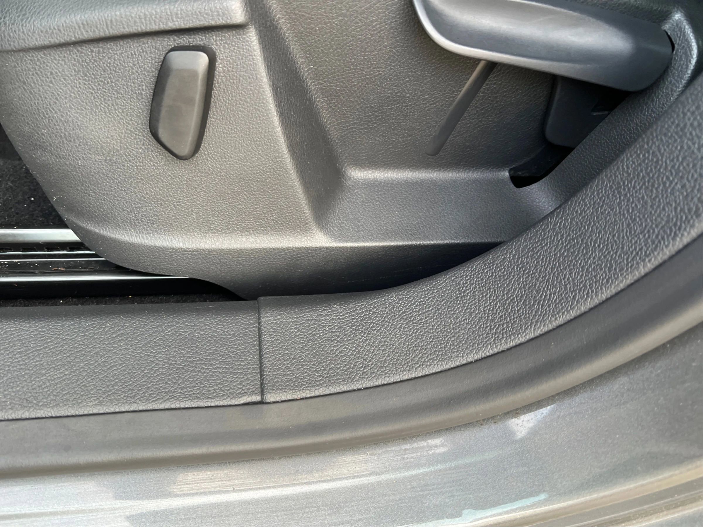 Used 2012 Volkswagen Tiguan S image 21