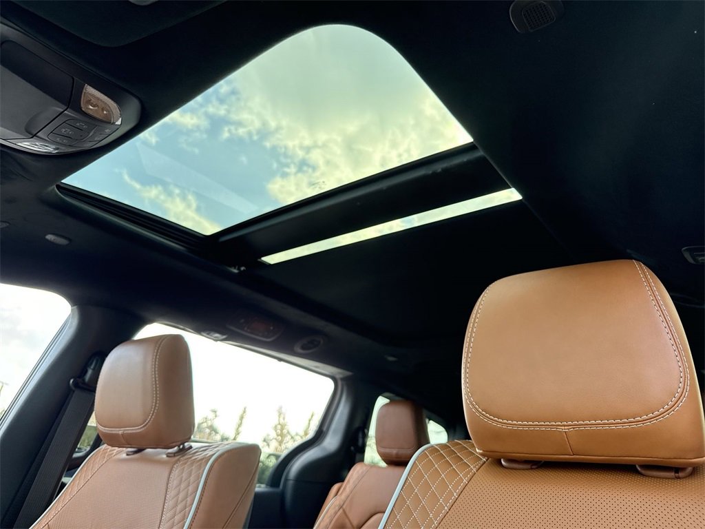 New 2026 Chrysler Pacifica Pinnacle image 17