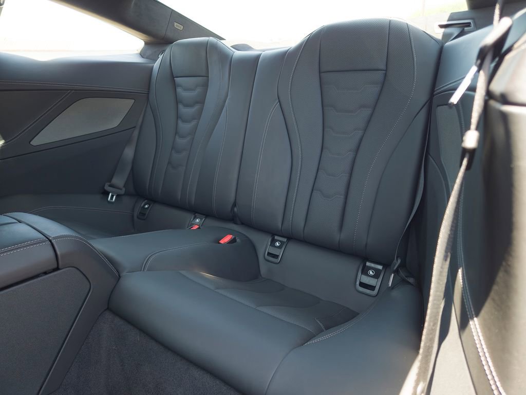 Used 2025 BMW 840i Coupe w/ M Sport Professional Package RWD image 9
