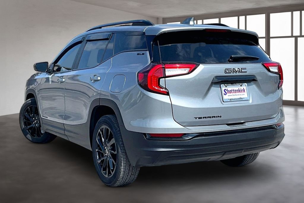 Used 2023 GMC Terrain SLE w/ Elevation Edition FWD image 4