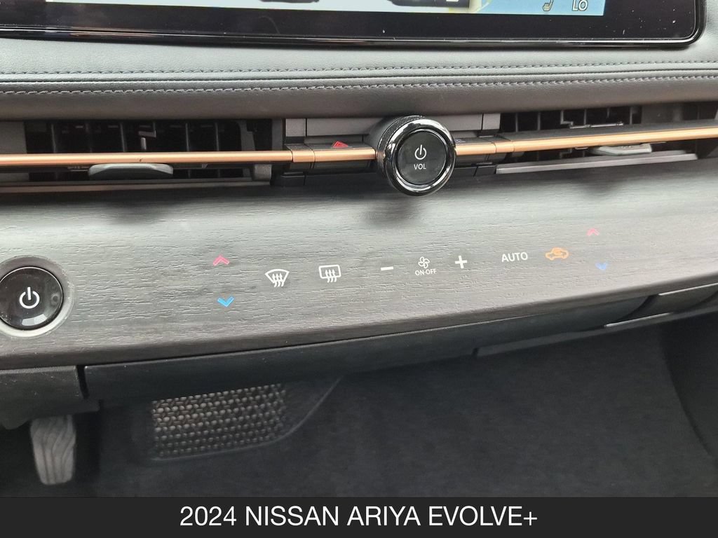 Used 2024 Nissan Ariya FWD image 24
