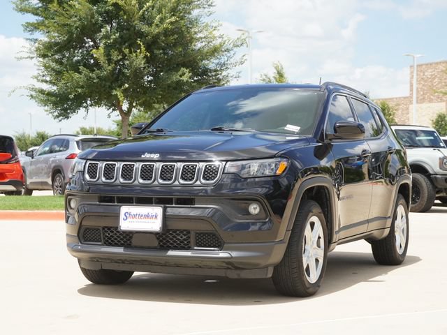 Certified 2023 Jeep Compass Latitude AWD/4WD image 3