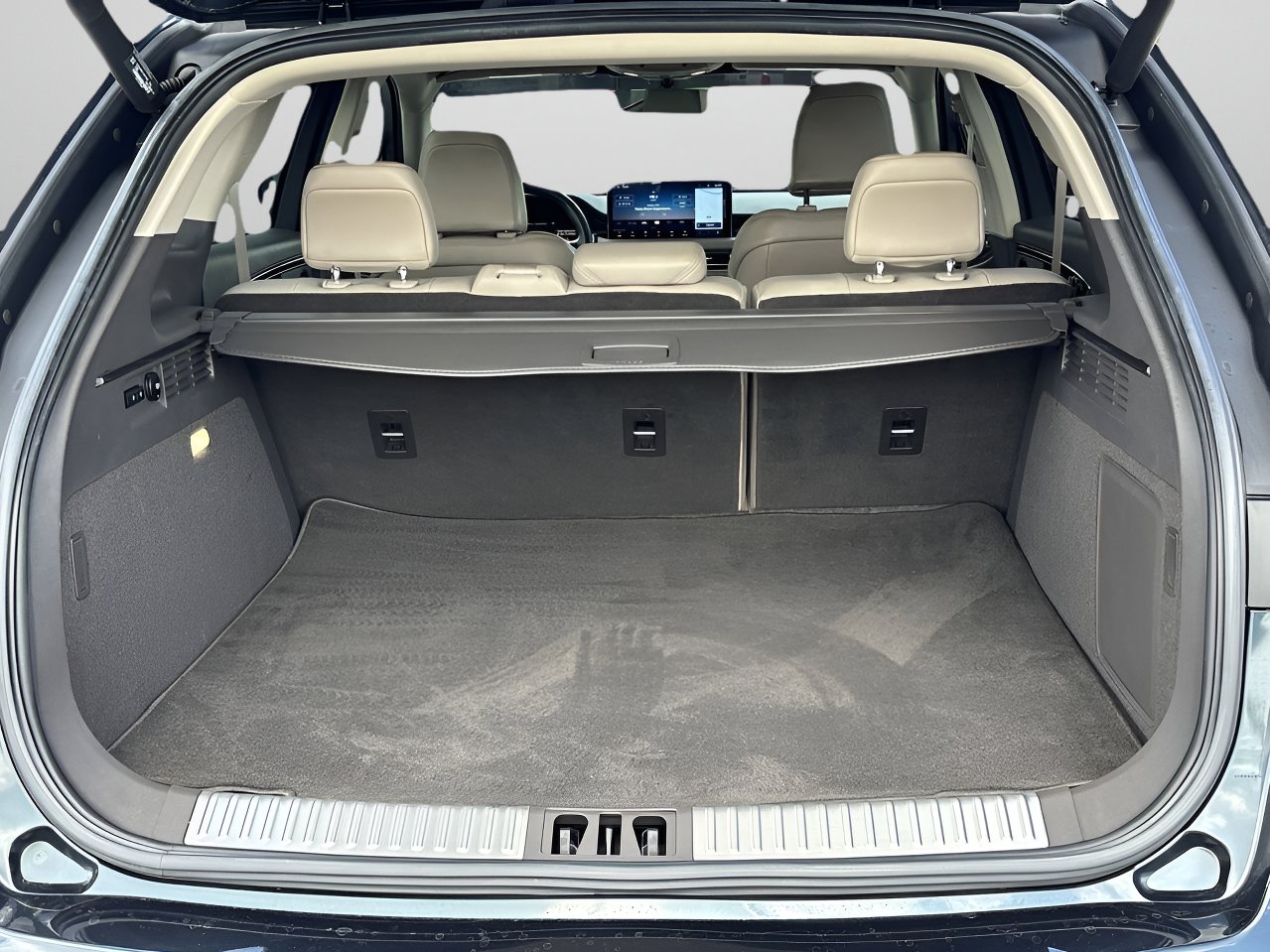 Used 2022 Lincoln Nautilus Reserve w/ Equipment Group 201A image 8