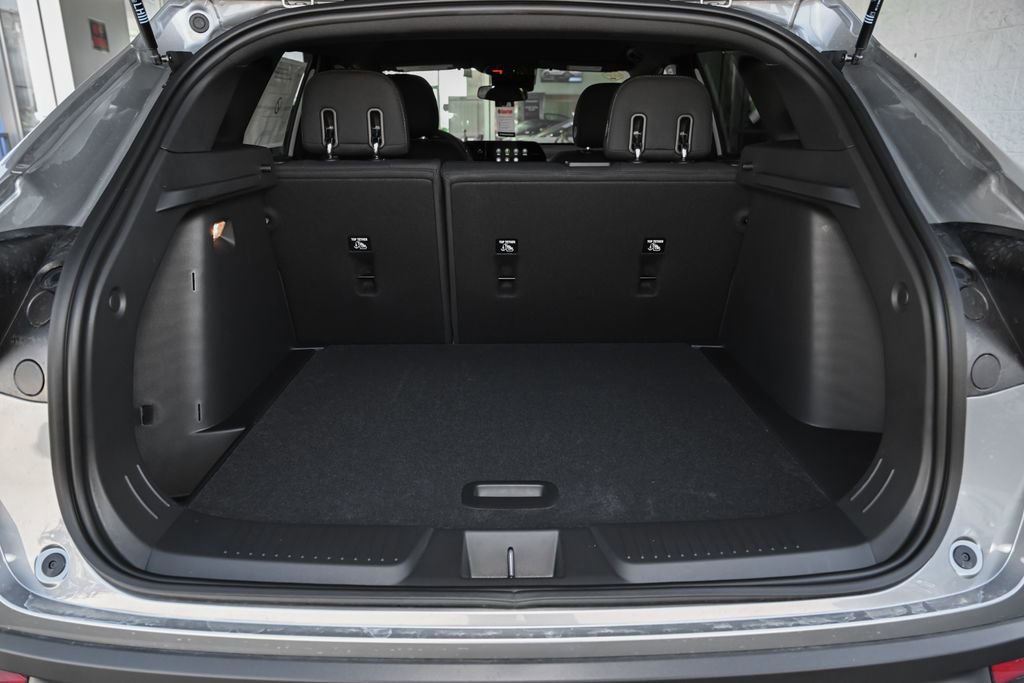 New 2026 Chevrolet Trax RS FWD image 30