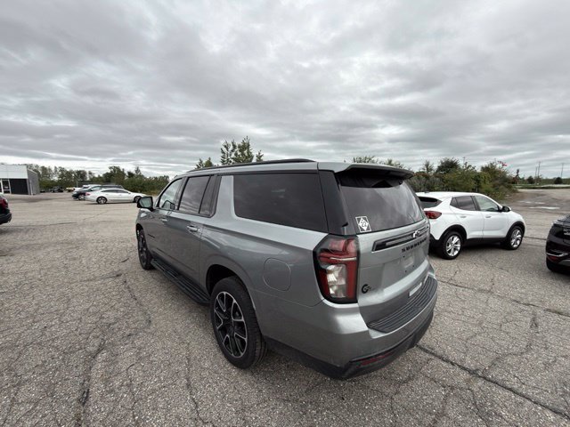 Used 2024 Chevrolet Suburban RST w/ Luxury Package AWD/4WD image 3