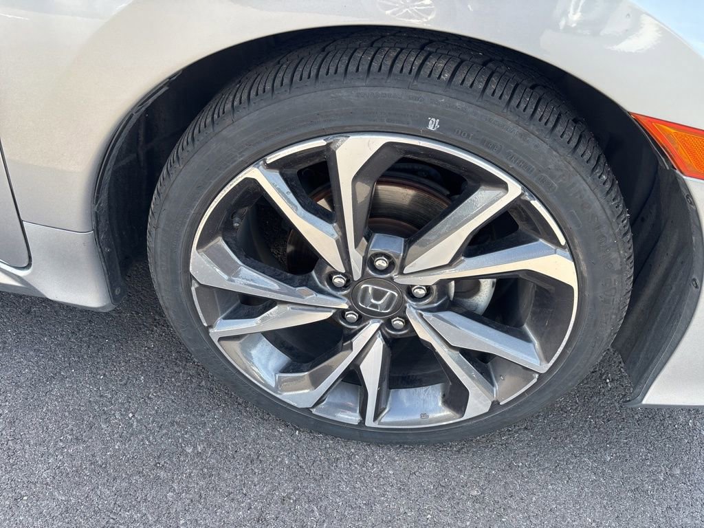 Used 2020 Honda Civic Touring image 2