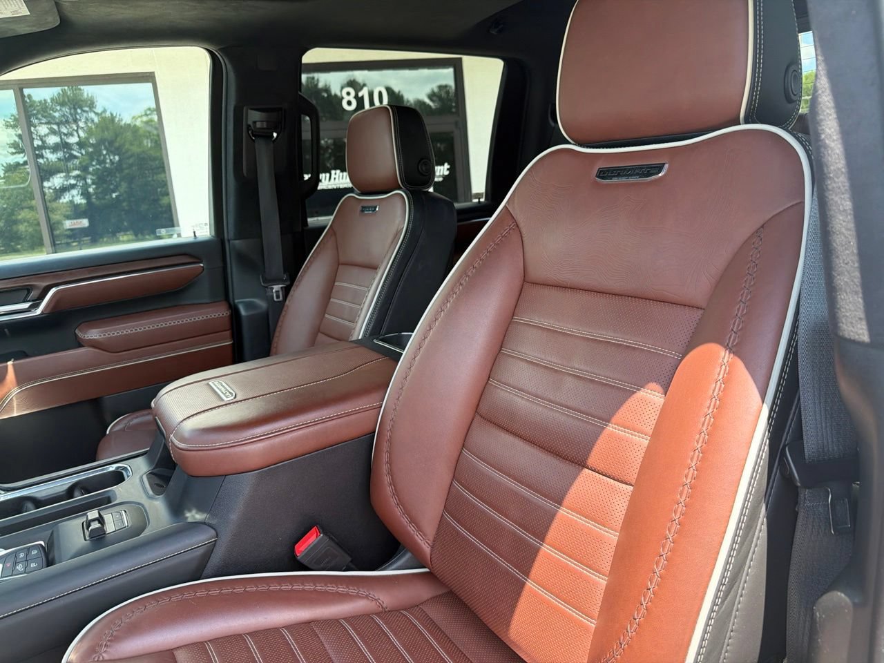 Used 2024 GMC Sierra 2500 Denali Ultimate AWD/4WD image 2