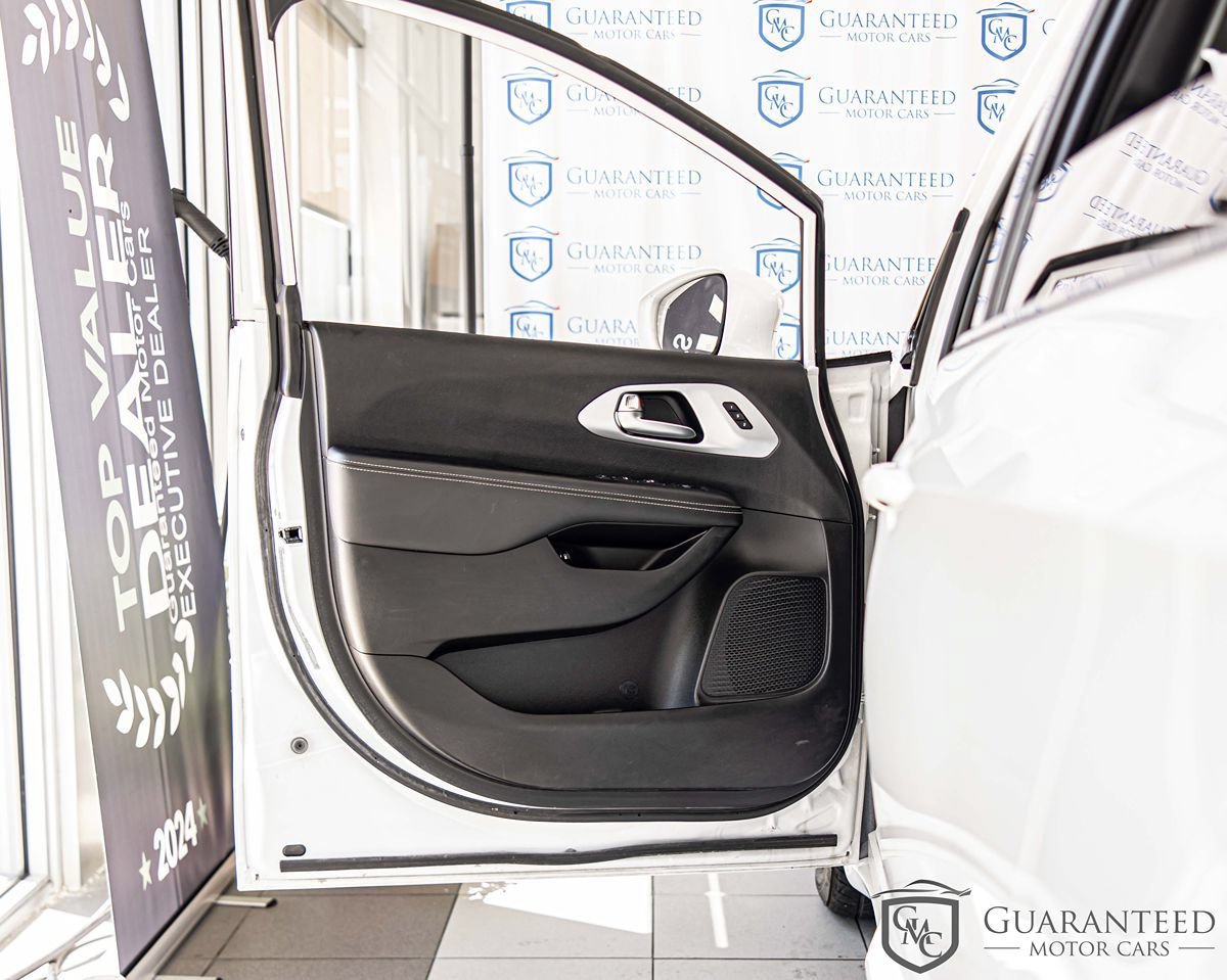 Used 2022 Chrysler Pacifica Touring-L w/ S Appearance Package FWD image 29