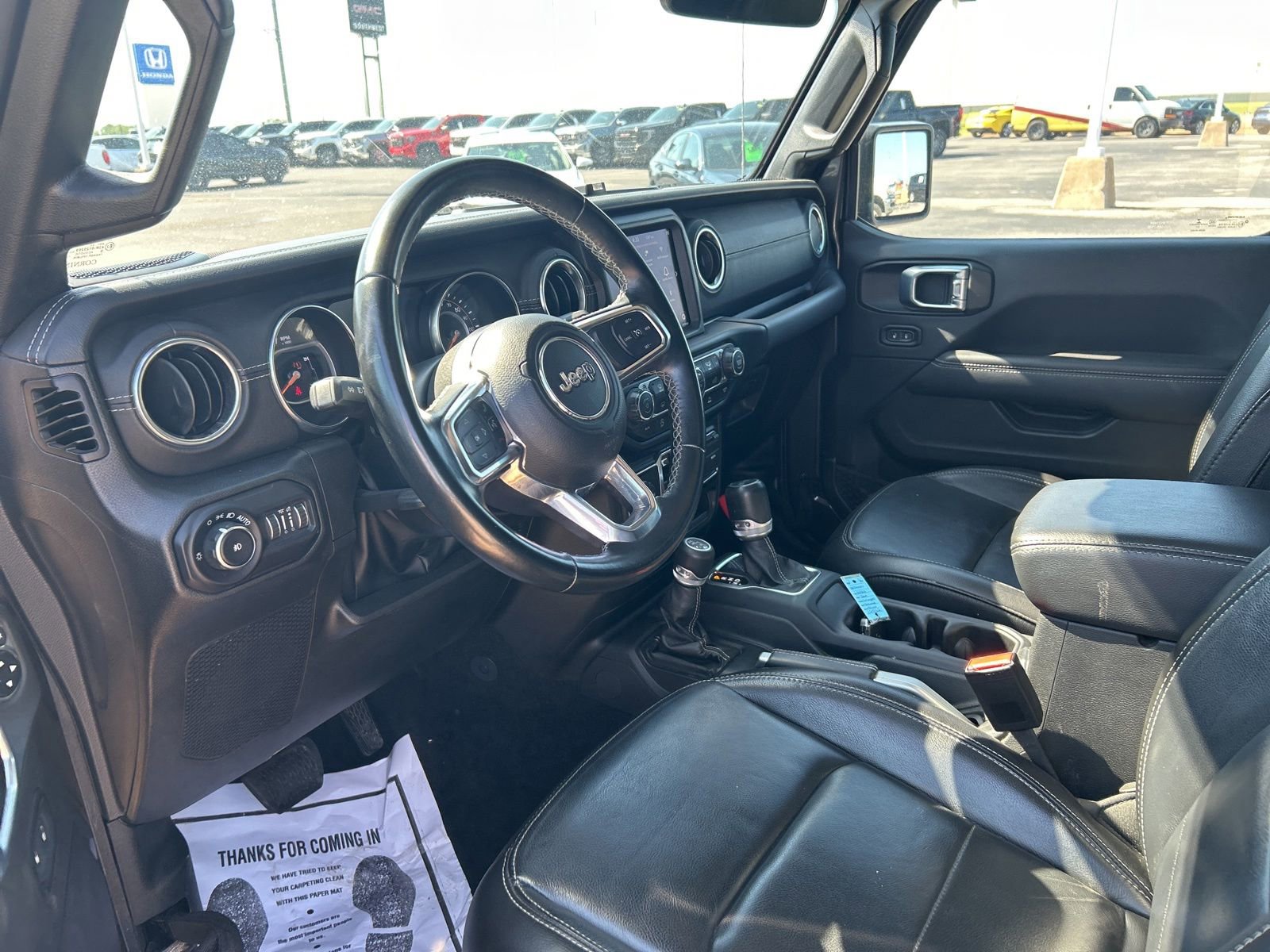 Used 2022 Jeep Wrangler Unlimited Sahara AWD/4WD image 12