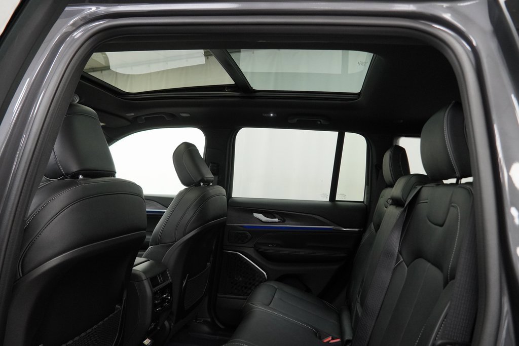 New 2025 Jeep Grand Cherokee Overland w/ Trailer Tow Package image 18