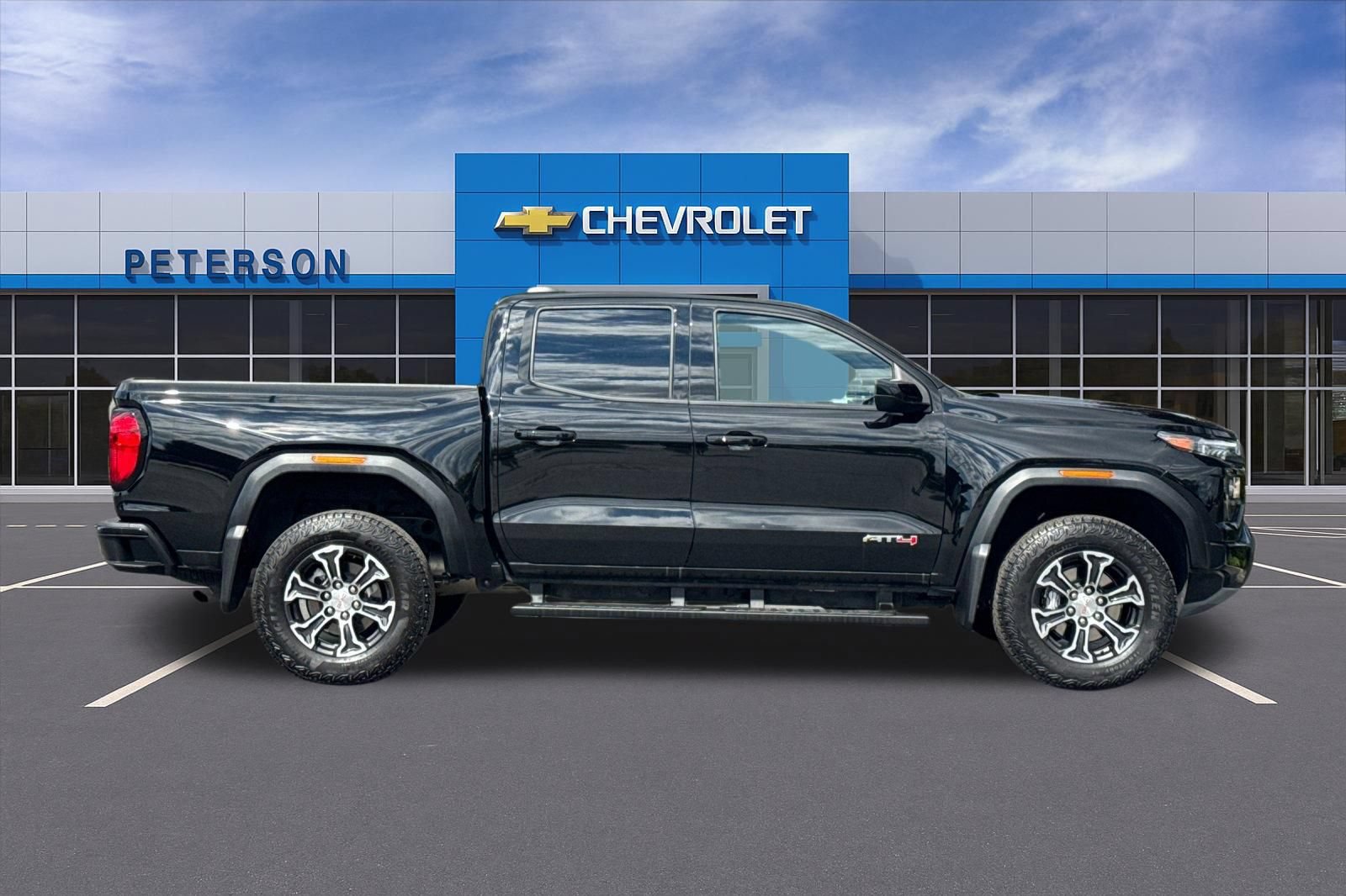 Used 2025 GMC Canyon AT4 AWD/4WD image 3