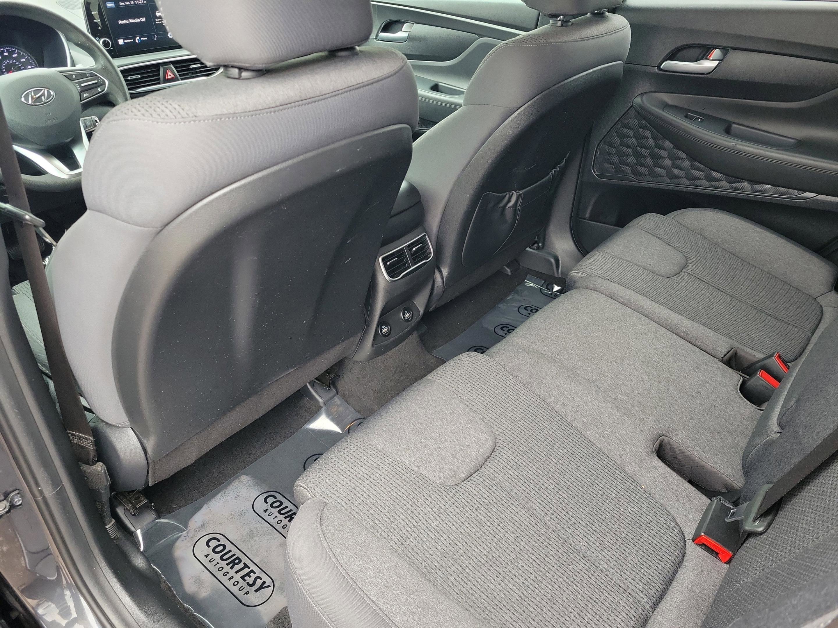 Certified 2023 Hyundai Santa Fe SE image 11