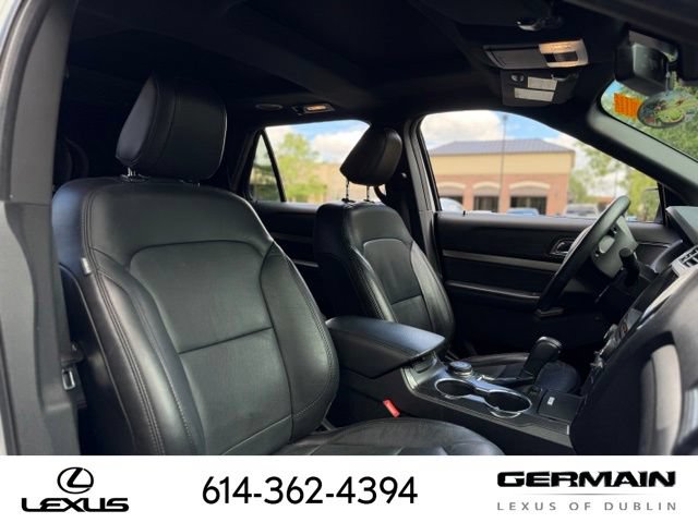 Used 2018 Ford Explorer XLT w/ Equipment Group 202A AWD/4WD image 14