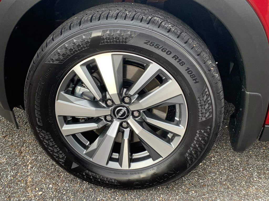 Used 2025 Nissan Pathfinder SL image 9