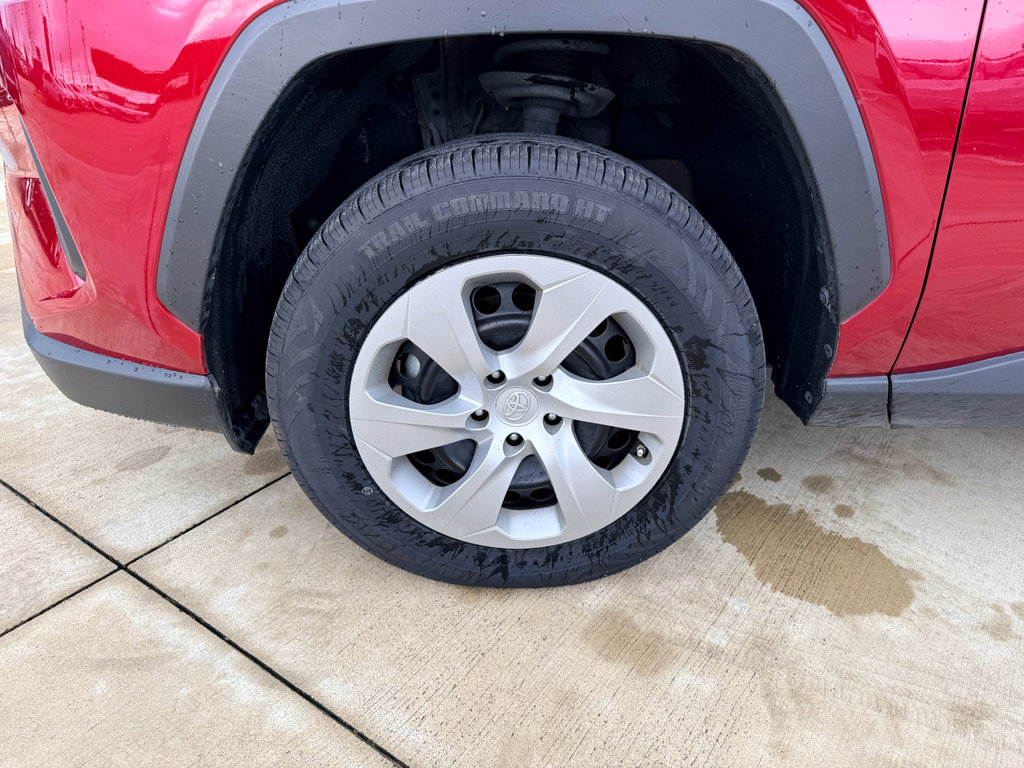 Used 2022 Toyota RAV4 LE FWD image 25