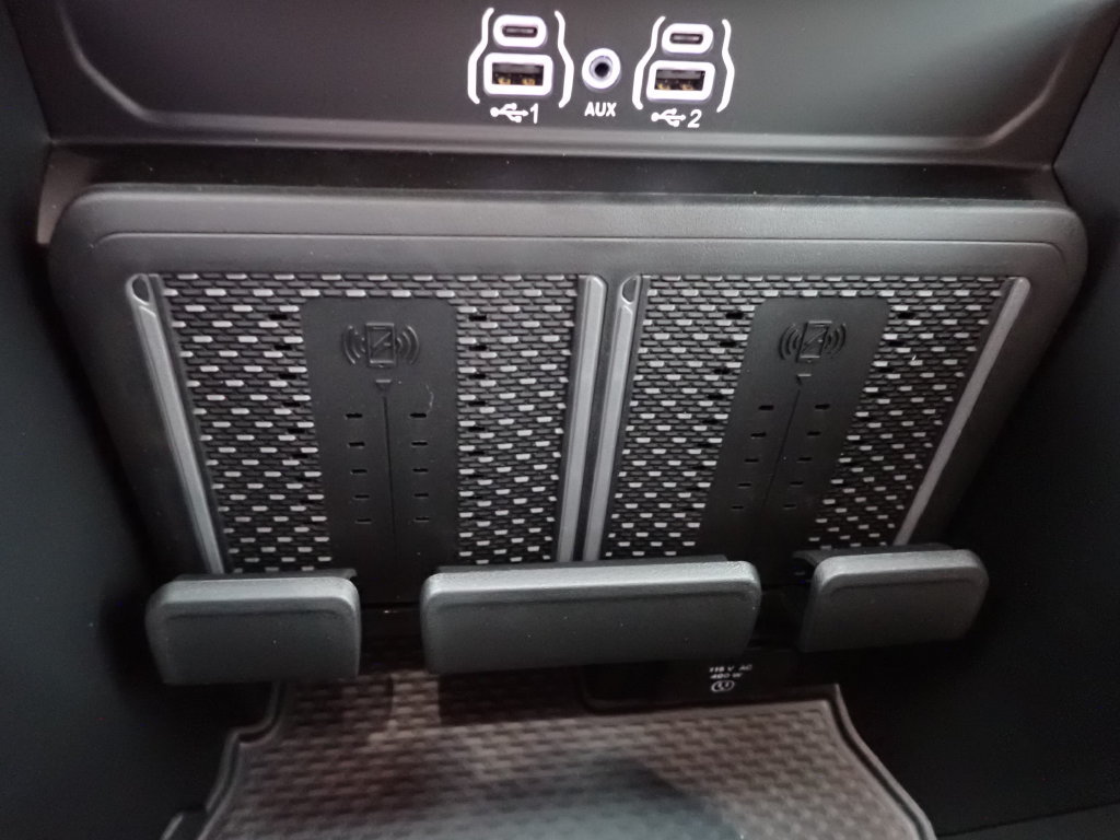 New 2027 RAM 2500 Laramie w/ Night Edition AWD/4WD image 7
