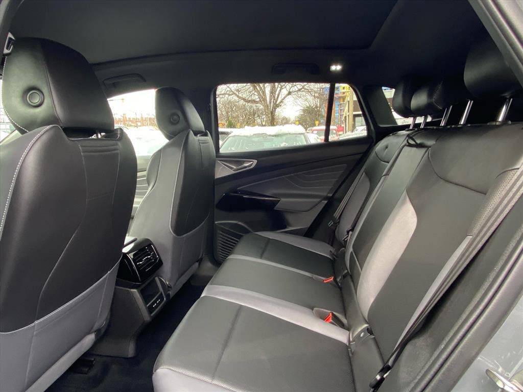 Used 2025 Volkswagen ID.4 Pro S image 19